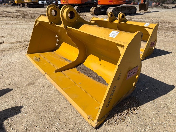 caterpillar-320-image-1