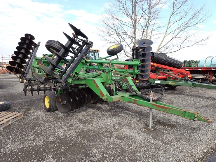 john-deere-630-image-2