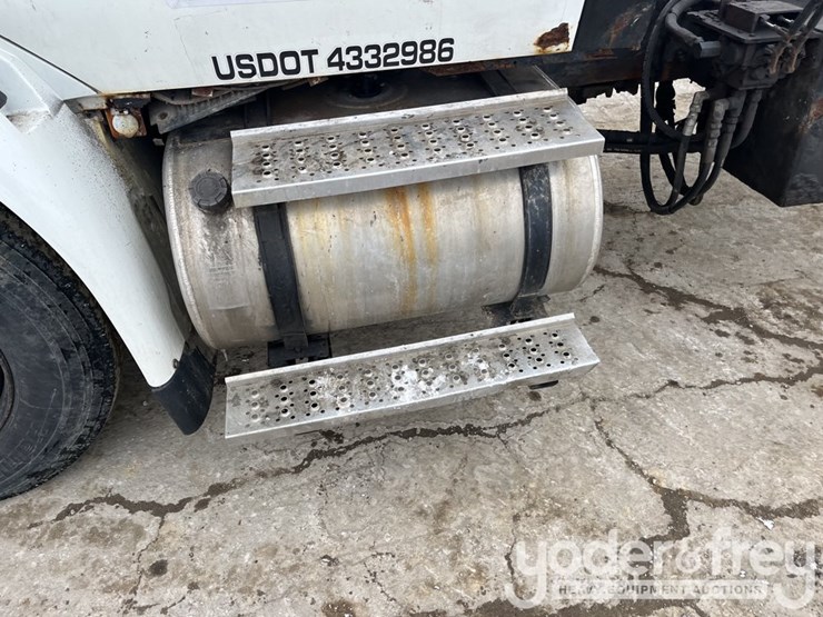 2002-international-durastar-4300-image-13