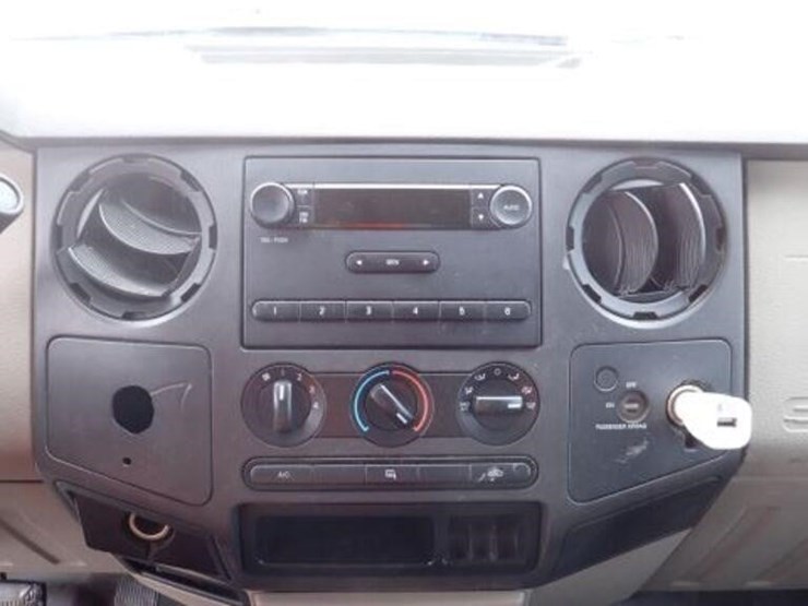 2010-ford-f250-image-17