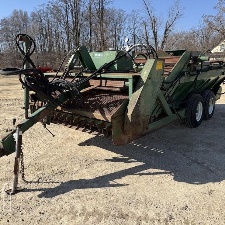 KELLEY MFG CO POULTRY HOUSE CLEANOUT MACHINE 6107