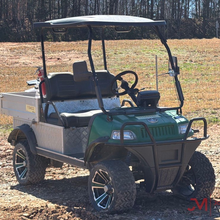 EVOLUTION TURFMAN 800 ELECTRIC GOLF CART