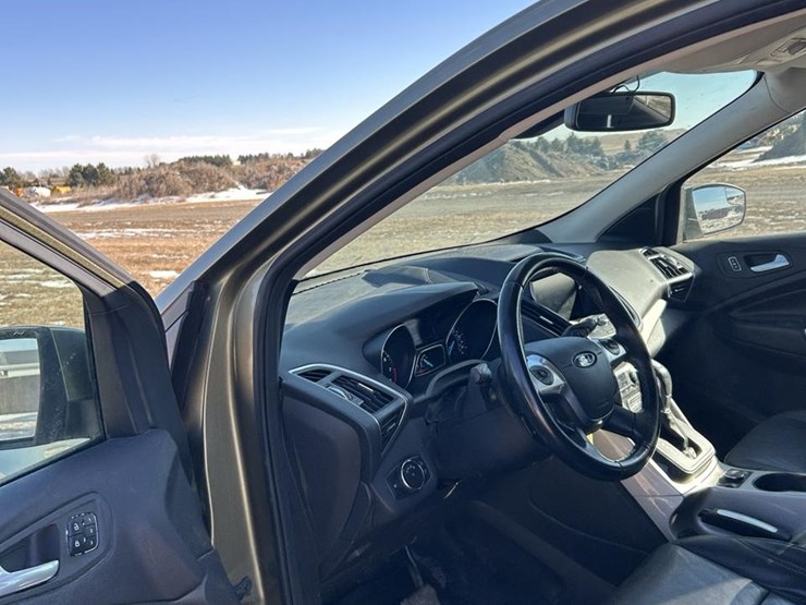 2013-ford-escape-sel-image-11