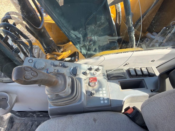 2020-deere-160g-image-27