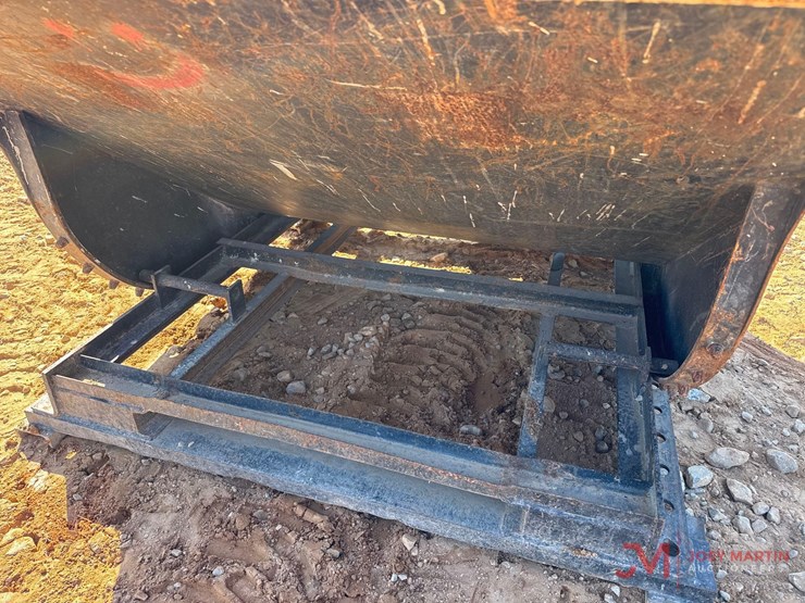 self-dumping-2-cubic-yard-hopper-w/-fork-pockets-image-7