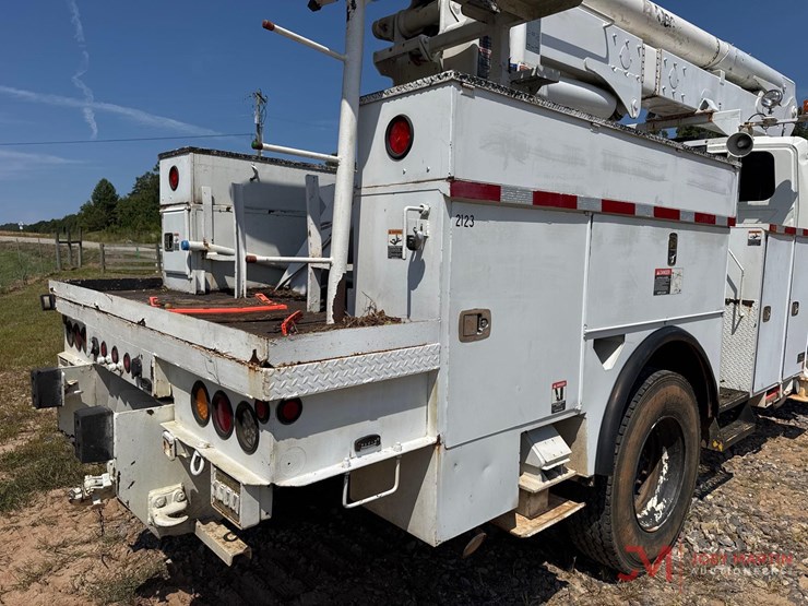 2011-international-7400-image-18