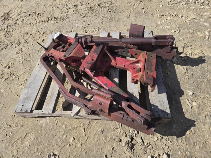 #163-•-international-2pt-hitch-image-4