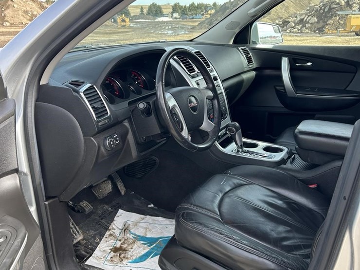 2012-gmc-acadia-image-12