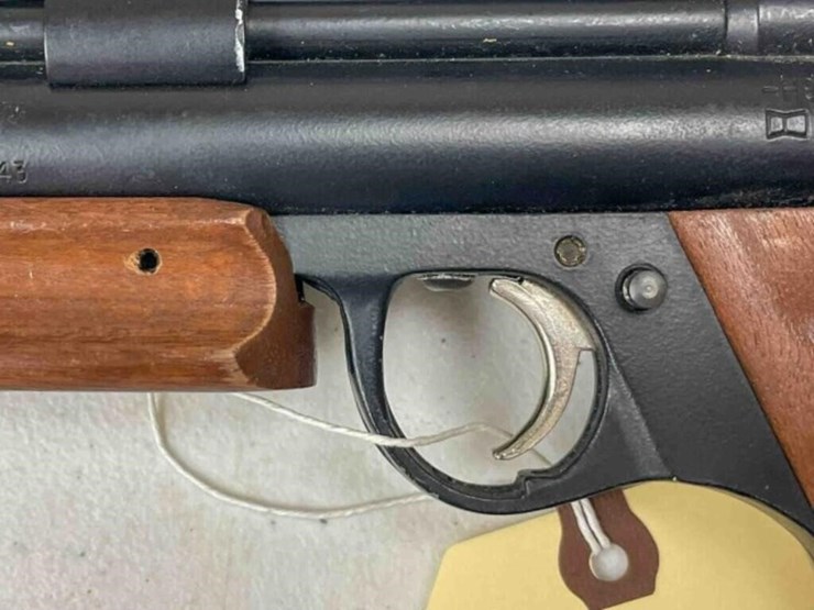 crosman-air-pistol-image-12