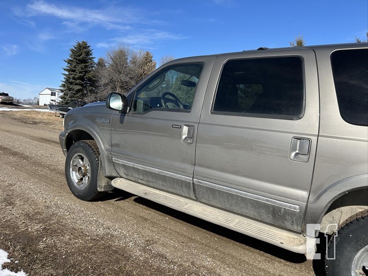 2003-ford-excursion-image-8