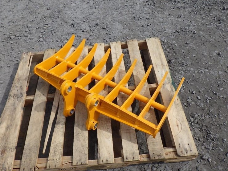 caterpillar-303-image-3