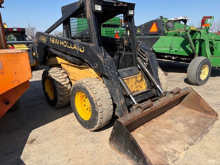 new-holland-lx865-image-4