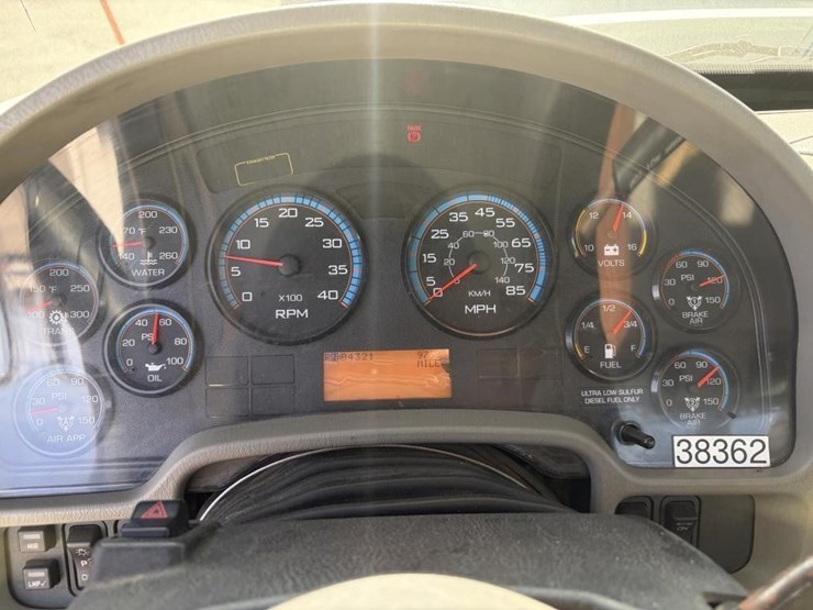 2012-international-workstar-7400-image-15