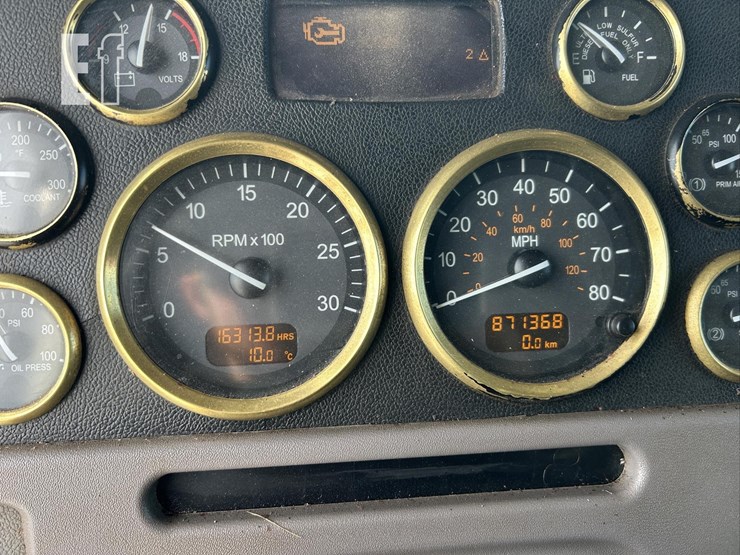 2012-peterbilt-386-image-17