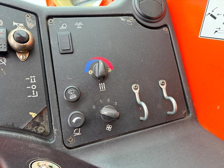 2008-jlg-g10-55a-image-44