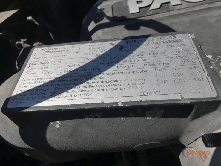 2017-peterbilt-567-image-10