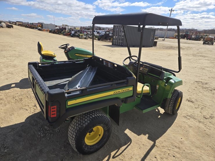 john-deere-gator-image-14