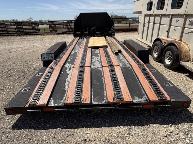 2021-custom-trailer-image-7