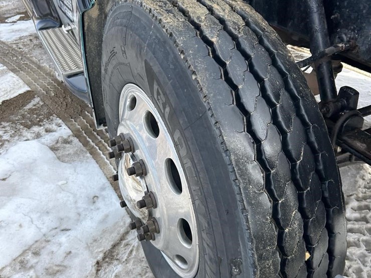 2012-peterbilt-386-image-42