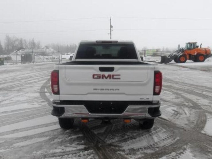 2022-gmc-2500hd-image-6
