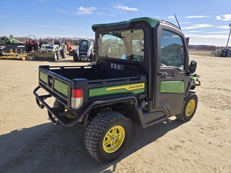 2023-john-deere-gator-image-9