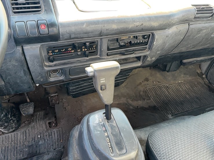 1999-isuzu-npr-image-18