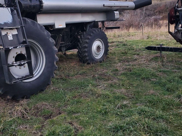 2005-gleaner-r75-image-17