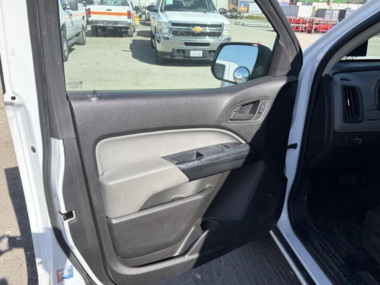 2017-chevrolet-colorado-image-10