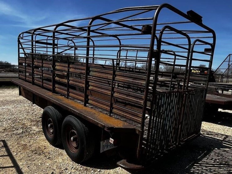l2--16'-gooseneck-livestock-trailer-image-2
