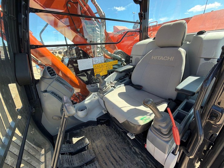 2020-hitachi-zx225usrk-image-25