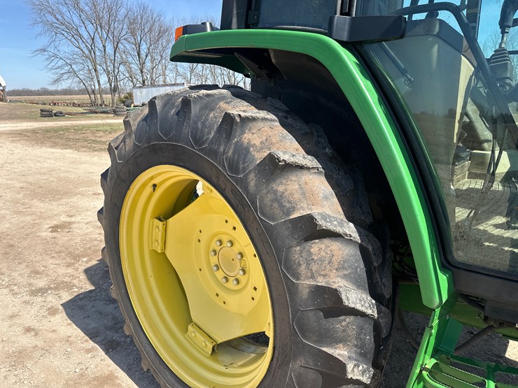 2000-john-deere-6210-image-20