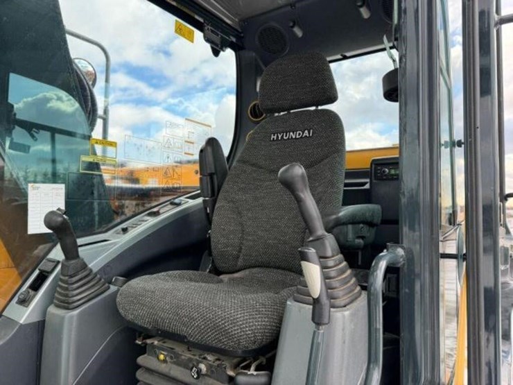 2023-hyundai-hx130a-lcr-image-14