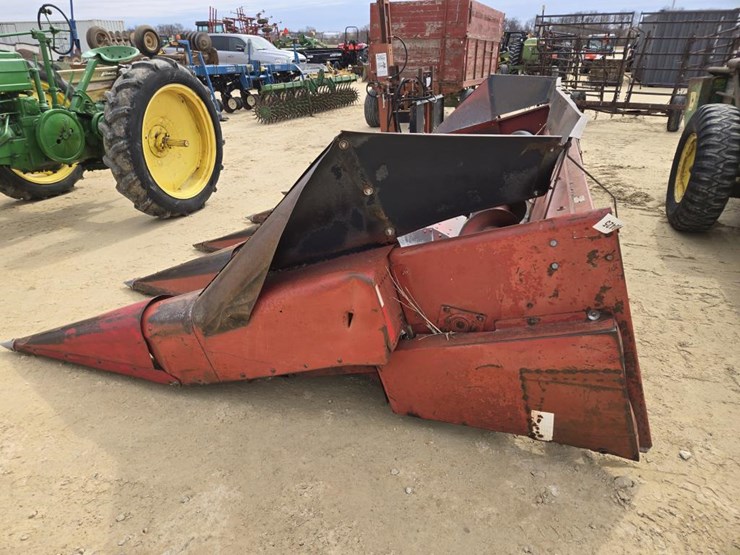 #425-•-case-1063-6-row-cornhead-image-2