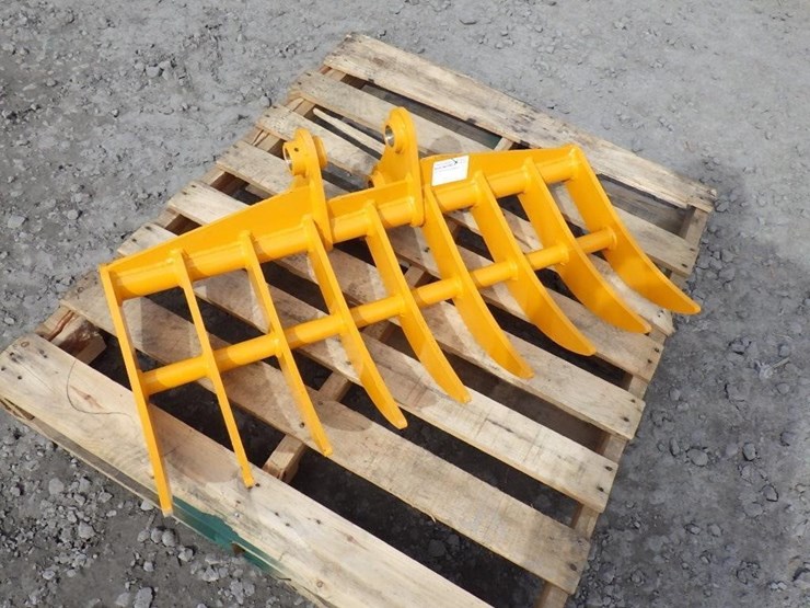 caterpillar-303-image-4