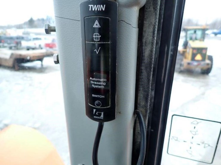 2013-doosan-dl550-3-image-27