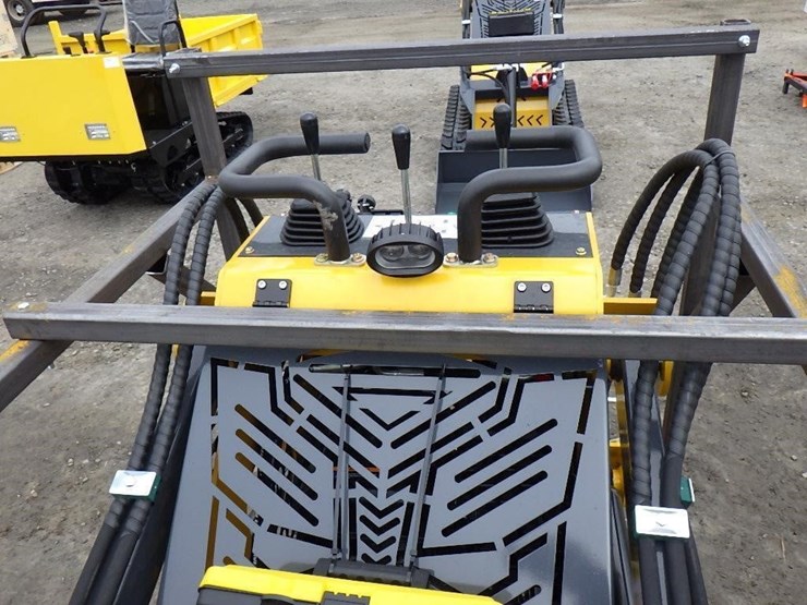 2026-sdlanch-ssl60-skid-steer-tracked-loader-image-11