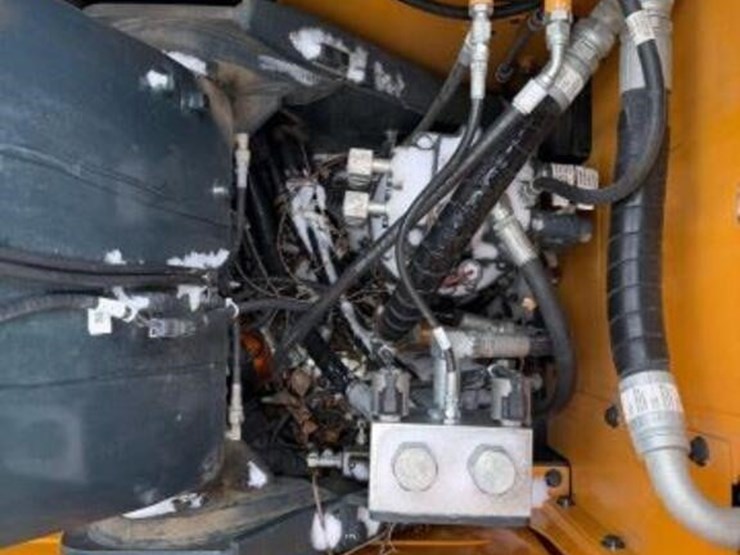 2023-hyundai-hx130a-lcr-image-31