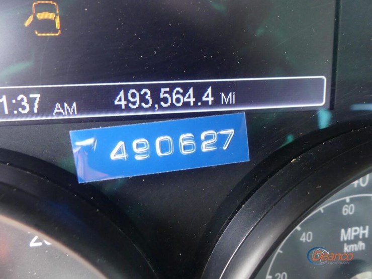 2017-peterbilt-567-image-19