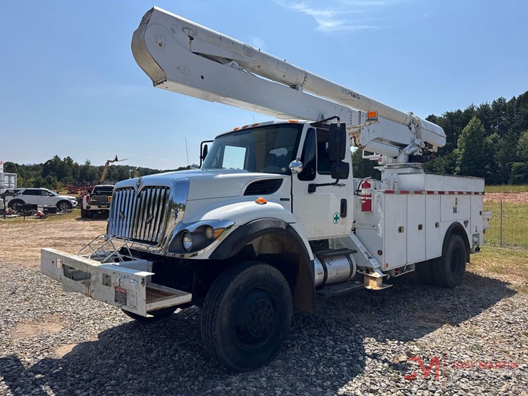 2011-international-7400-image-6