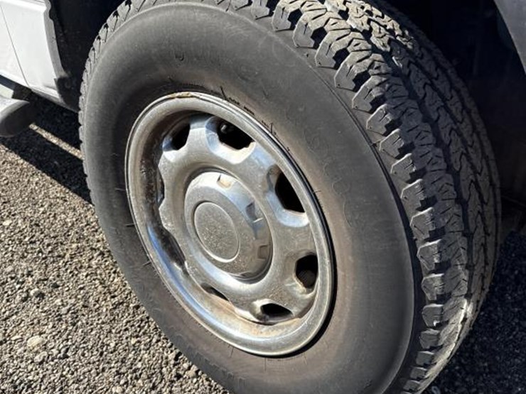 2013-ford-f150-xl-image-4