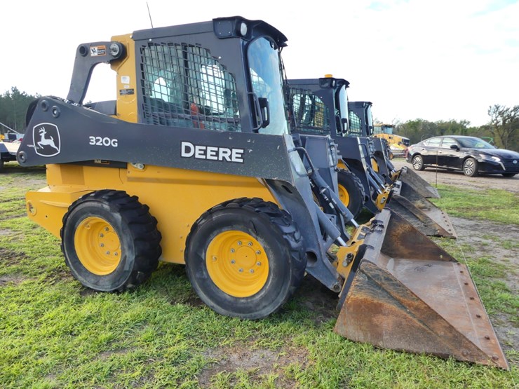 2024-deere-320g-image-2