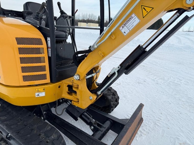 caterpillar-302.7d-cr-image-28