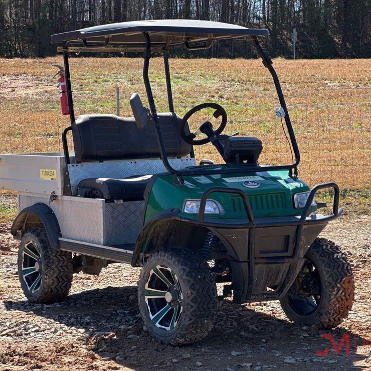 EVOLUTION TURFMAN 800 ELECTRIC GOLF CART
