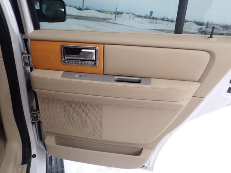 2009-lincoln-navigator-image-46