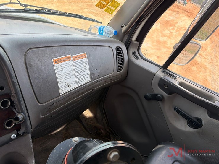 2008-freightliner-tack-truck-image-23