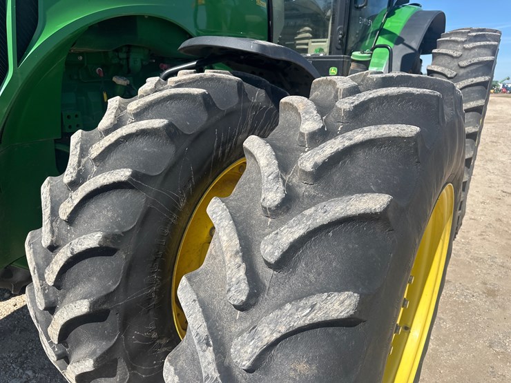 2016-john-deere-8320r-image-4