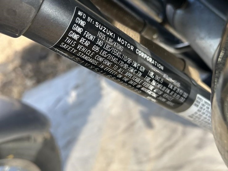 2005-suzuki-boulevard-s83-image-21