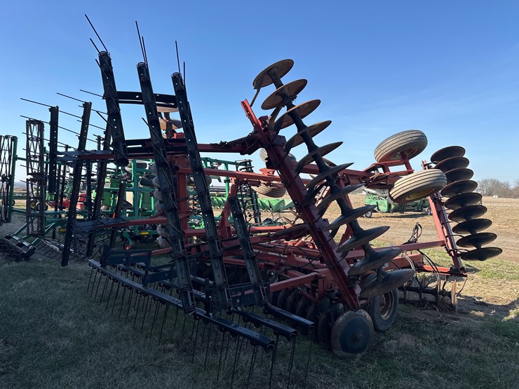 case-ih-3900-image-7