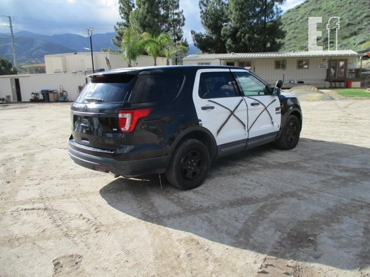 2018-ford-explorer-image-3