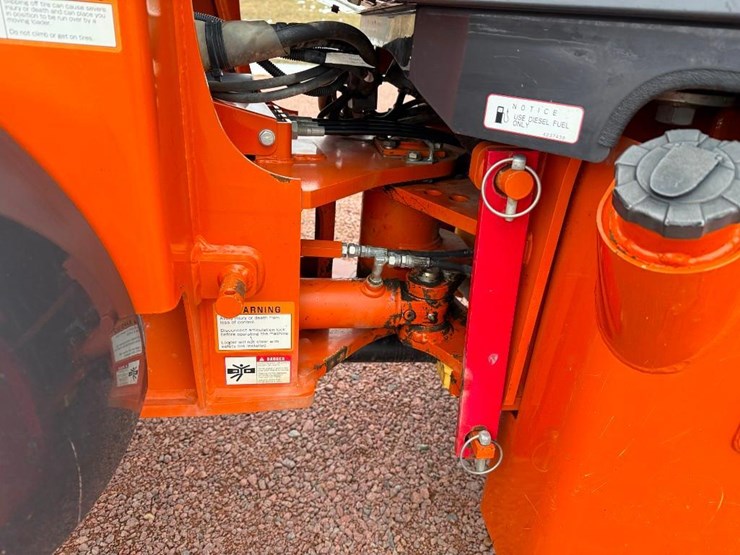 2021-hitachi-zw50-5b-image-37